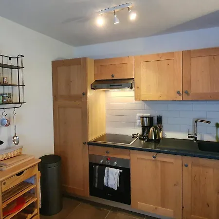Le Clos B11 - 3 Bedroom 5 Minutes Walk To The Square 아파트 *